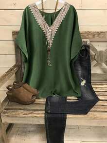 Linhara Plus Size Women Vintage V-Neck Floral Printed Button Down Blouse - Green - View 5