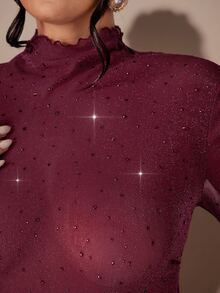 SHEIN BAE CURVE بودي سوت نسائي مقاس كبير باللون البرغندي مرصع بالراين ستون من الشبك شبه الشفاف بأكمام طويلة - عنابي اللون - مشاهدة 5