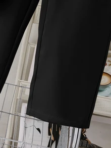 SHEIN 青少年男童休闲百搭校服贴布V领短袖T恤和直筒针织裤两件套，适合上学、运动、旅行、度假等场合。 - 黑色 - 查看 5