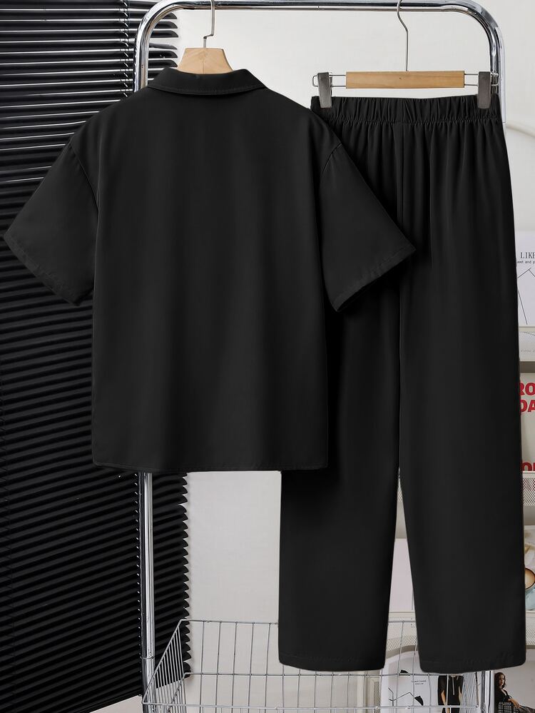 SHEIN 青少年男童休闲百搭校服贴布V领短袖T恤和直筒针织裤两件套，适合上学、运动、旅行、度假等场合。 - 黑色 - 查看 3