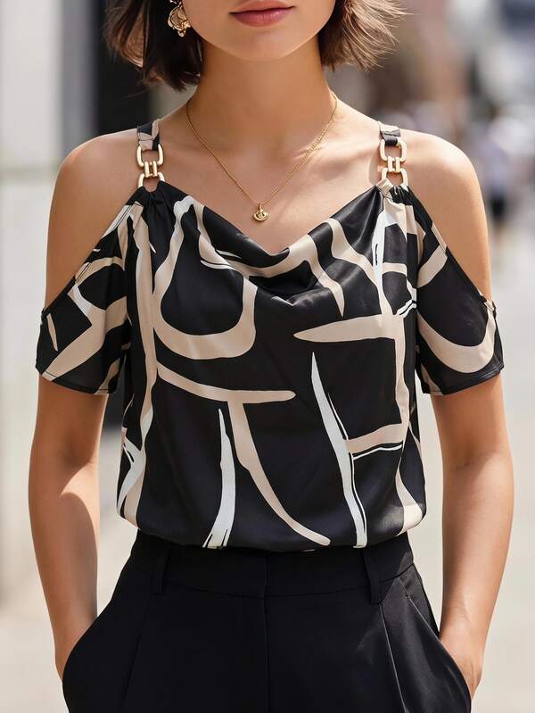 Editum Blusa con estampado total, detalle de cadena en los hombros descubiertos, parte superior con hombros descubiertos
