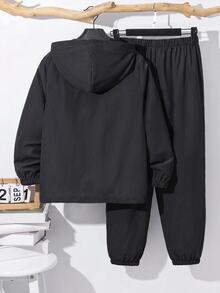 SHEIN 2件組兒童小男孩休閒日常百搭舒適拼接連帽半拉鍊套頭寬鬆長袖外套與寬鬆收口長褲梭織兩件套服裝，適合學校、花園、海灘、生日，春/夏季 - 黑色 - 查看 3
