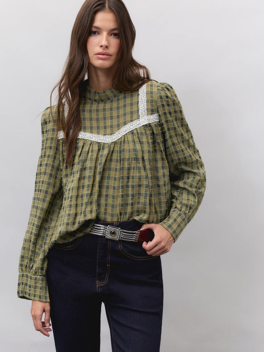 Nöista Womenswear Shirt In Fall Winter Colors, With Triming In Contrast, Shirt With Volume, Perfect For The Back To School. - Green - View 1