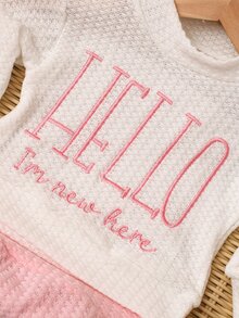 SHEIN 「HELLO」刺繡新生兒女嬰攝影套裝，嬰兒男孩女孩上衣褲子蝴蝶結帽子套組，粉紅色，1個月/100天拍照道具 - 彩色 - 查看 8