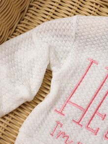 SHEIN 「HELLO」刺繡新生兒女嬰攝影套裝，嬰兒男孩女孩上衣褲子蝴蝶結帽子套組，粉紅色，1個月/100天拍照道具 - 彩色 - 查看 4