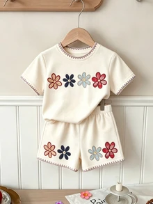 Souflis Souflis (1 Random Set) Girls Fresh Minimalist Colorful Brown Stripes, Colorful Flowers, Puppy, Heart, Polka Dot Pattern Basic Short T-Shirt And Shorts Set - Multicolor - View 3
