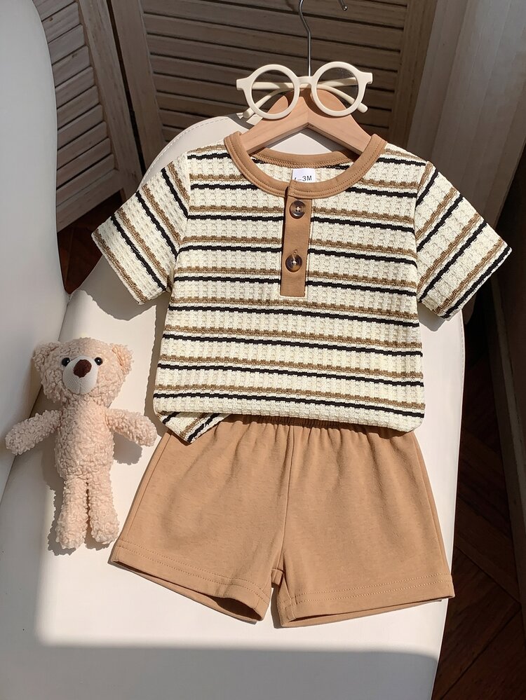 SHEIN 2pcs/Set Newborn Baby Boys' Casual Modest Summer Outfit Beige Brown Henley Waffle Knit Top Elastic Waist Shorts Family Matching Gifts 0-9 Months - Brown - View 1