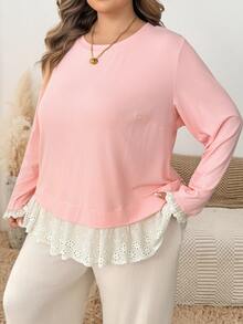 SHEIN CURVE+ Plus Beden Delikli Nakışlı Fırfırlı Etek Uçlu 2'si 1 Arada Tişört - Pembe - Görünüm 5