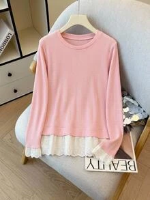 SHEIN CURVE+ Plus Beden Delikli Nakışlı Fırfırlı Etek Uçlu 2'si 1 Arada Tişört - Pembe - Görünüm 8