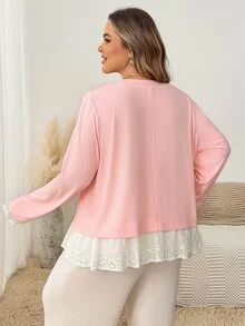 SHEIN CURVE+ Plus Beden Delikli Nakışlı Fırfırlı Etek Uçlu 2'si 1 Arada Tişört - Pembe - Görünüm 2