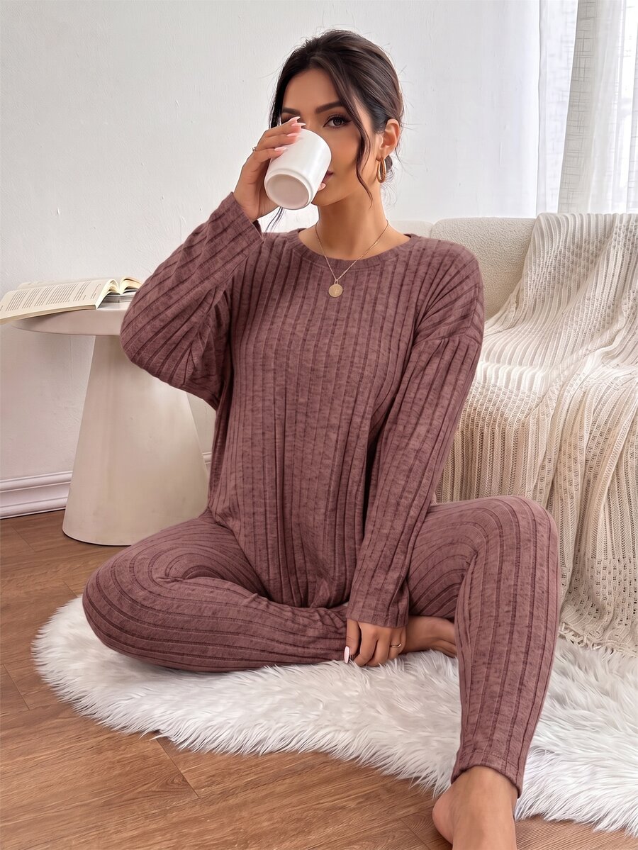 SHEIN Frenchy Conjunto de 2 piezas de top de manga larga acanalado y pantalones de talla grande, informal, para otoño - Color caoba - Ver 1
