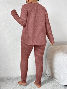 SHEIN Frenchy Conjunto de 2 piezas de top de manga larga acanalado y pantalones de talla grande, informal, para otoño - Color caoba - Ver 2