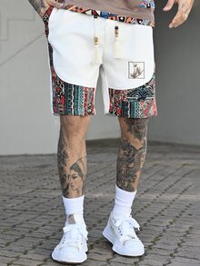 Devon Thys Celana Pendek Patchwork Bordir Pria dengan Saku, Celana Pendek Kasual Musim Panas dengan Tali Serut, Cocok untuk Pakaian Santai di Luar Ruangan dan Pantai - Putih - View 1