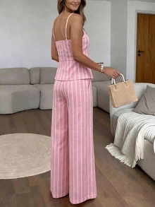 SHEIN PariChic طقم بلوزة كاميسول مربوطة بأزرار مخطط وبنطلون كاجوال بجيوب قطعتين للنساء - وردي - مشاهدة 2