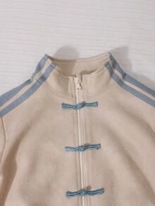 SHEIN Elladie kids Girls' New Chinese Style National Wind Frog Button Suede Jacket, Stand Collar, Contrast Color Side Stripes, Elastic Hem, Casual Retro Sporty Crop Top, Spring/Autumn - Apricot - View 4
