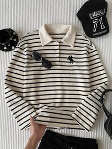 Comfortcana Kaos Lengan Panjang Kasual Wanita Motif Garis-Garis Bergambar Ksatria untuk Pemakaian Sehari-hari - Hitam dan Putih - View 1