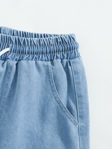 SHEIN Tween女孩淺色水洗休閒寬鬆牛仔長褲，舒適休閒度假大學風推薦！舒適淺色水洗藍牛仔布料，彈性腰帶抽繩設計＋高腰修身，完美貼合小Tween女孩，打造時尚長腿視覺效果。無論是日常出遊、校園休閒、開學季、旅行度假漫步等，都能化身活力街頭時尚達人！ - 淺色水洗藍 - 查看 10