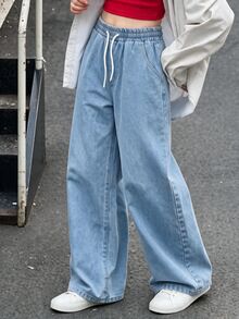 SHEIN Tween女孩淺色水洗休閒寬鬆牛仔長褲，舒適休閒度假大學風推薦！舒適淺色水洗藍牛仔布料，彈性腰帶抽繩設計＋高腰修身，完美貼合小Tween女孩，打造時尚長腿視覺效果。無論是日常出遊、校園休閒、開學季、旅行度假漫步等，都能化身活力街頭時尚達人！ - 淺色水洗藍 - 查看 3