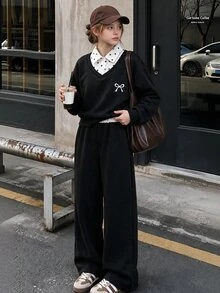 SHEIN 女童休閒極簡風度假戶外玩耍通勤針織聚酯纖維數位印花波點圖案熱轉印蝴蝶結圖案鈕扣聖誕校園鬆弛設計拼接對比色2合1翻領襯衫風V領短版衛衣搭配寬鬆休閒寬腿對比色拼接長褲套裝，派對街頭風返校季秋冬款 - 黑色 - 查看 8