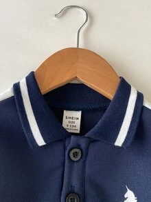 SHEIN 幼兒男童秋冬拼接撞色休閒學院風獨角馬印花長袖 Polo 運動衫 - 寶藍色 - 查看 4