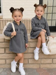 女童字母印花半拉鍊抓絨運動連帽衫洋裝，幼童女孩休閒運動風毛絨立領套頭衫，適合校園與操場穿搭 - 灰色 - 查看 1