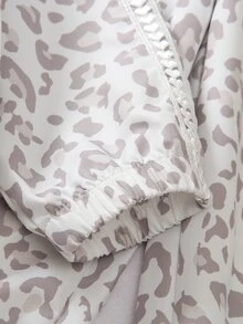 SHEIN 2件組女童幼兒春秋新款時尚豹紋愛心編織帶立領拉鍊夾克與錐形長褲套裝，可愛甜美酷感，適合返校、外出與日常穿著 - 灰色 - 查看 7