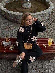SHEIN 女童秋冬時尚圖案提花針織長袖套頭毛衣與長褲套裝 - 黑色 - 查看 2