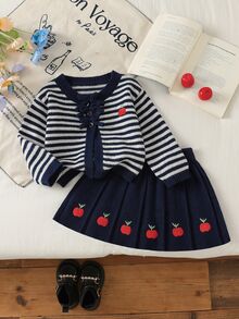 SHEIN 女嬰手編蝴蝶結開襟衫套裝，藍白條紋甜美風，可愛蘋果刺繡，柔軟舒適面料，適合室內外穿著，居家休閒與外出 - 藏蓝色 - 查看 9