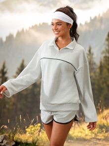 Exploreva Setelan Olahraga Wanita Abu-abu Lengan Panjang dengan Resleting Setengah dan Celana Pendek - Light Grey - View 4