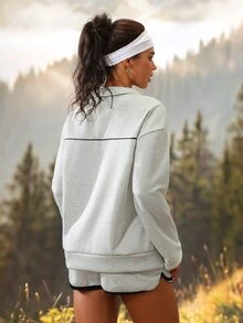 Exploreva Setelan Olahraga Wanita Abu-abu Lengan Panjang dengan Resleting Setengah dan Celana Pendek - Light Grey - View 2