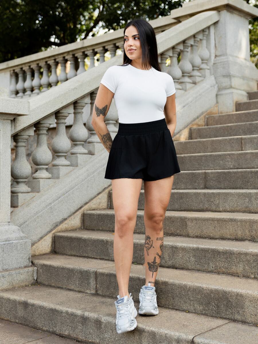 Maju Mazalli 女式纯色弹性腰带口袋运动短裤 - 黑色 - 查看 1