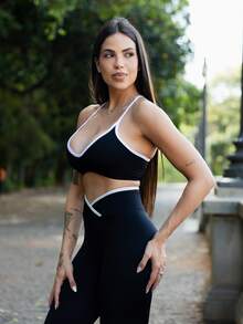 Maju Mazalli 女士撞色滚边弹力交叉后背运动文胸和紧身裤瑜伽健身套装两件套运动服套装运动紧身裤两件套无缝运动套装文胸和紧身裤套装曲线运动服套装健身房两件套瑜伽两件套运动两件套健身套装 - 黑色 - 查看 6