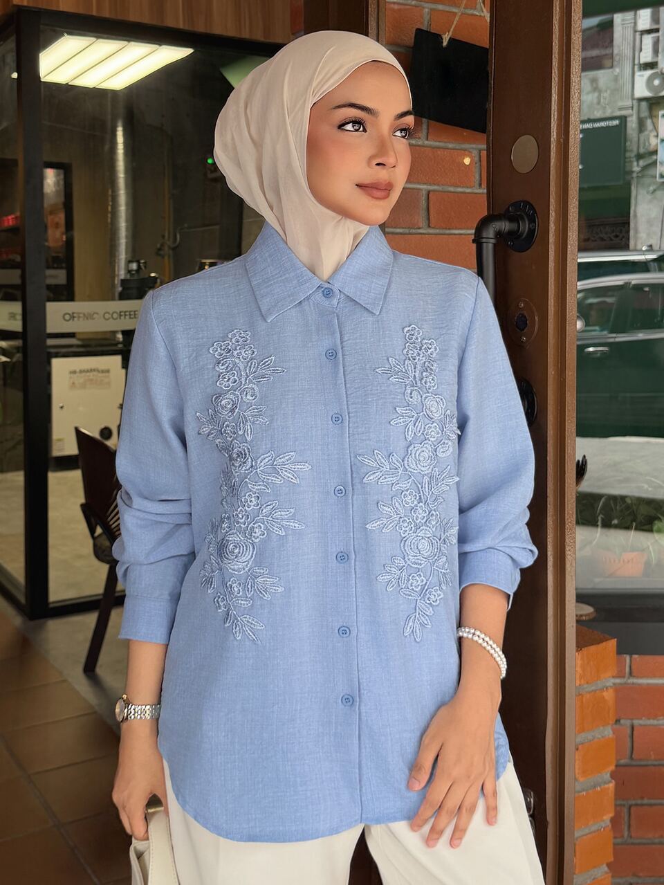 Women's 3D Floral Decor Loose Collar Long Sleeve Blouse, Vacation Style Shirt