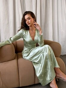 Aloruh Elegant Sage Green Jacquard Long Sleeve Maxi Dress,Autumn V-Neck Commuter Wedding Guest Outfit,Dining Birthday Tea Party Dress For Women - Green - View 1