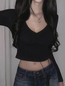 DAZY 女款純色修身V領長袖抓皺優雅性感度假風春夏秋冬打底上衣T恤，適合日常與夜晚外出，黑色Y2K風格 - 黑色 - 查看 4