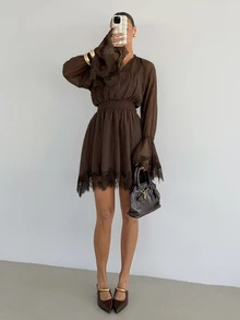 Siren Gaze Gaun Wanita Model V-Neck Patchwork Renda Terbaru Musim Gugur/Dingin - Coklat - View 4