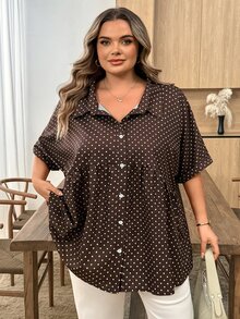 SHEIN CURVE+ 大尺碼女款波點印花短袖單排扣休閒1960年代風長版襯衫，適合早午餐、晚餐與夏季穿著 - 彩色 - 查看 3