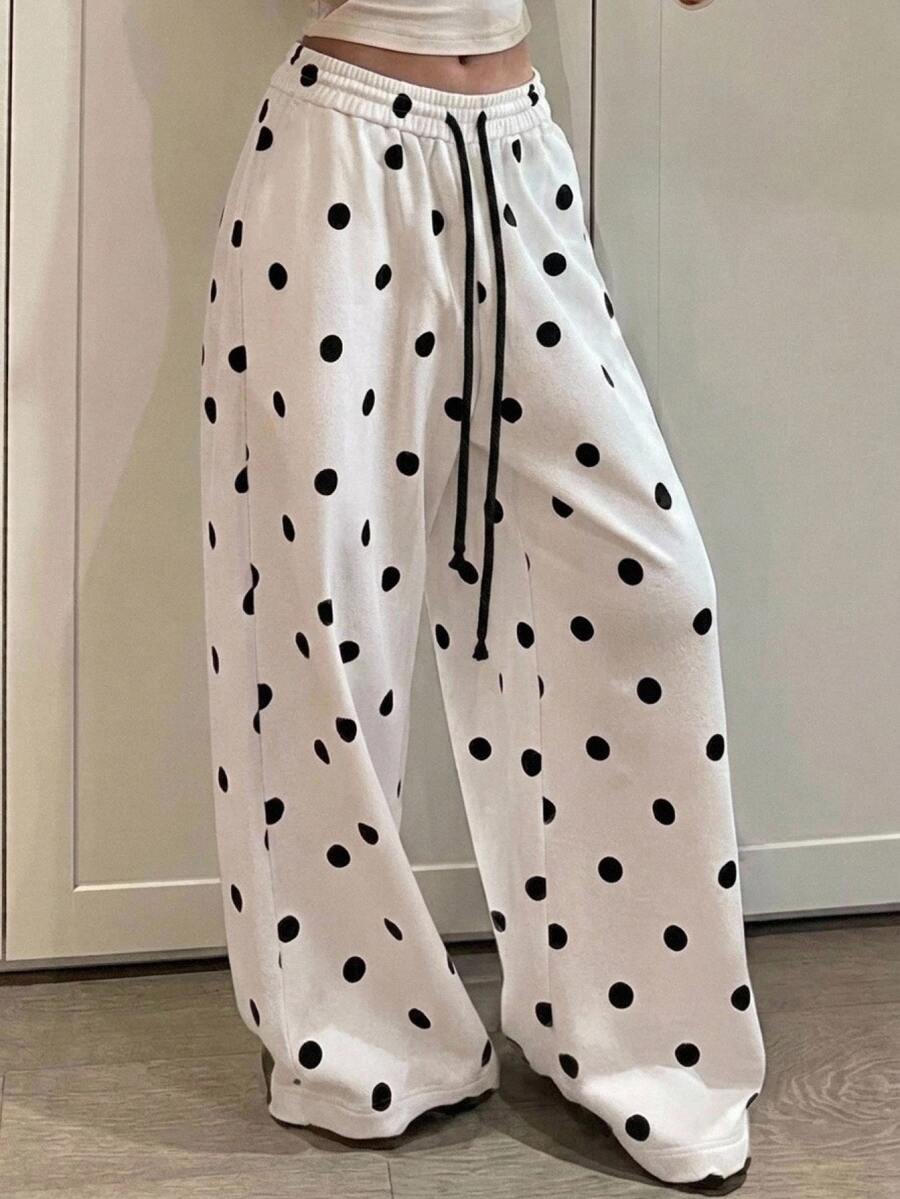 CovetEZ Celana Panjang Wanita Model Lebar dengan Tali Serut dan Motif Polkadot - Hitam dan Putih - View 1