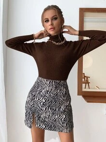 SHEIN PETITE كنزة صوفية كاجوال برقبة عالية للنساء بحجم صغير، لون بني سادة، بتفاصيل محبوكة مضلعة للخريف - بني - مشاهدة 4
