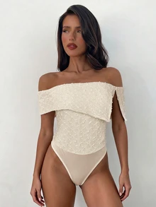 Aloruh Nova Moda Feminina Primavera/Verão Texturizada Ombro de Fora Assimétrica Macacão Plissado, Branco, Damasco, Cor Sólida, Confortável, Elegante Versátil para o Dia a Dia Romântico - Damasco - Visão 3