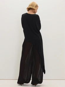 MUSEYN Atasan Wanita Warna Polos dengan Hemline Asimetris - Hitam - View 3