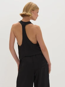 MUSEYN Black Satin Scoop Neck Racer Back Cami Top  Everyday Casual Fall New Season Sapsule Wardrobe Fashion - Black - View 5