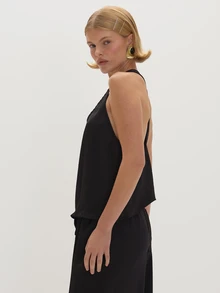 MUSEYN Black Satin Scoop Neck Racer Back Cami Top  Everyday Casual Fall New Season Sapsule Wardrobe Fashion - Black - View 4