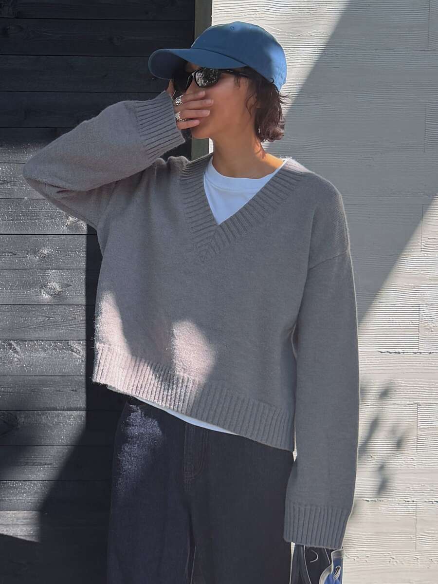 DAZY Women's Solid Color Loose Short V-Neck Long Sleeve Casual Street Old Money Vintage Fall Knit Sweater Everyday Travel Light Grey - Khaki - View 1
