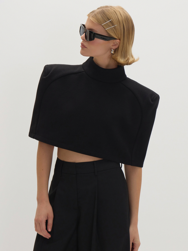 MUSEYN Black Woven Shoulder Pad Structured Crop Top Chic Versatile  Everyday Casual Fall New Season Capsule Wardrobe