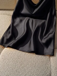 GlowEve CURVE 女款夏季休閒度假風優雅細肩帶露背大尺碼背心上衣 - 黑色 - 查看 4