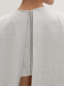 MUSEYN Light Grey Woven Cape Long Sleeve Cropped Tailored Top - Light Grey - View 6