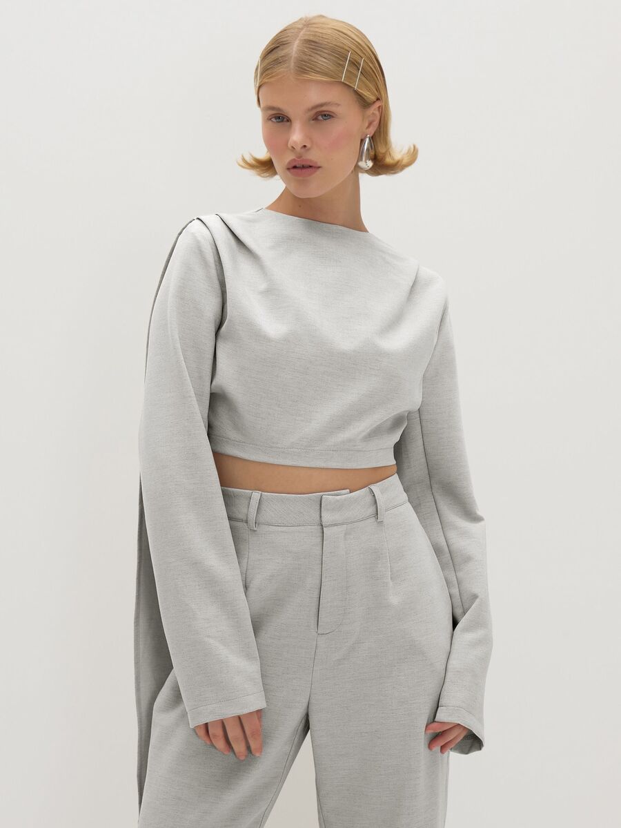 MUSEYN Light Grey Woven Cape Long Sleeve Cropped Tailored Top - Light Grey - View 1