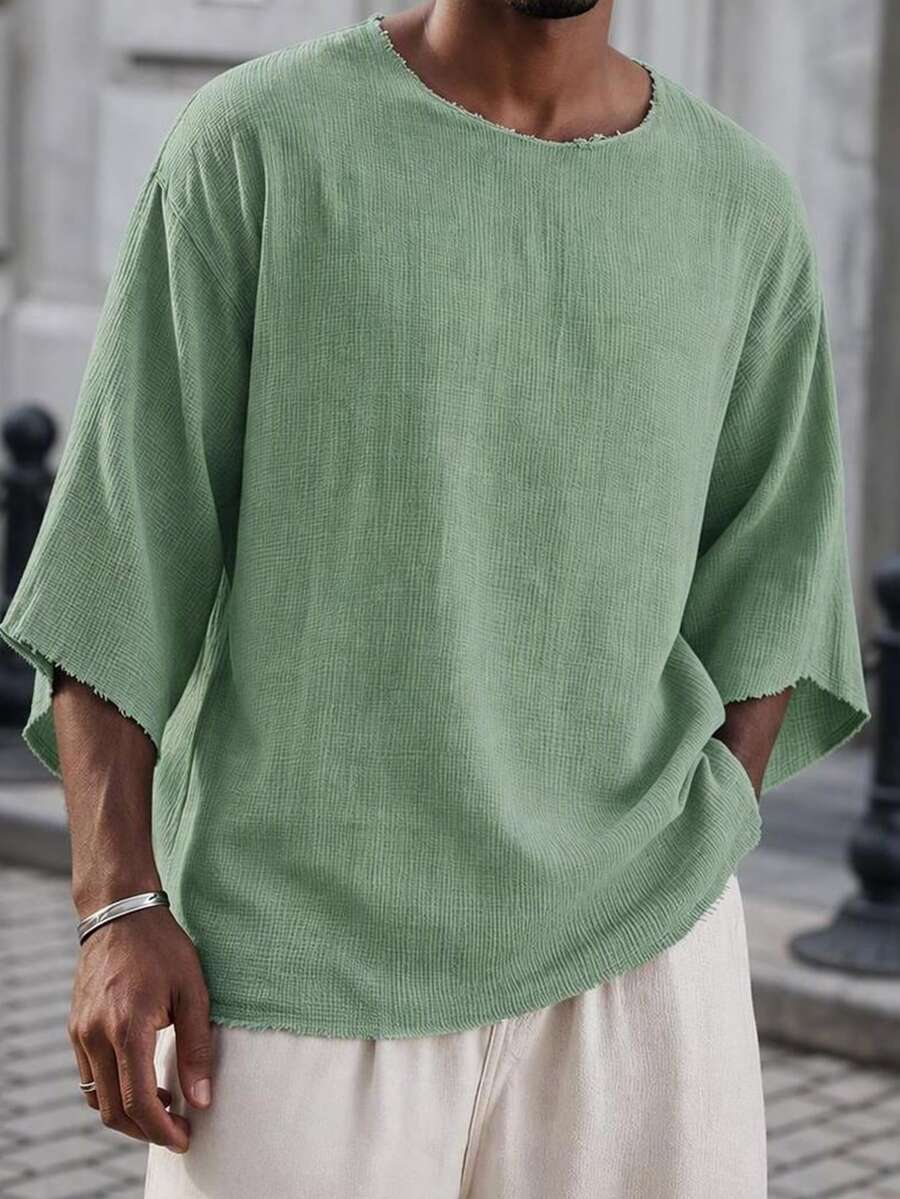 Manfinity RebelGame Manfinity VCAY Men's Casual Loose Woven Khaki Summer Vacation T-Shirt, Textured Crinkle Raw Edge Frayed Hem Drop Shoulder Half Sleeve Boho Top, - Green - View 1