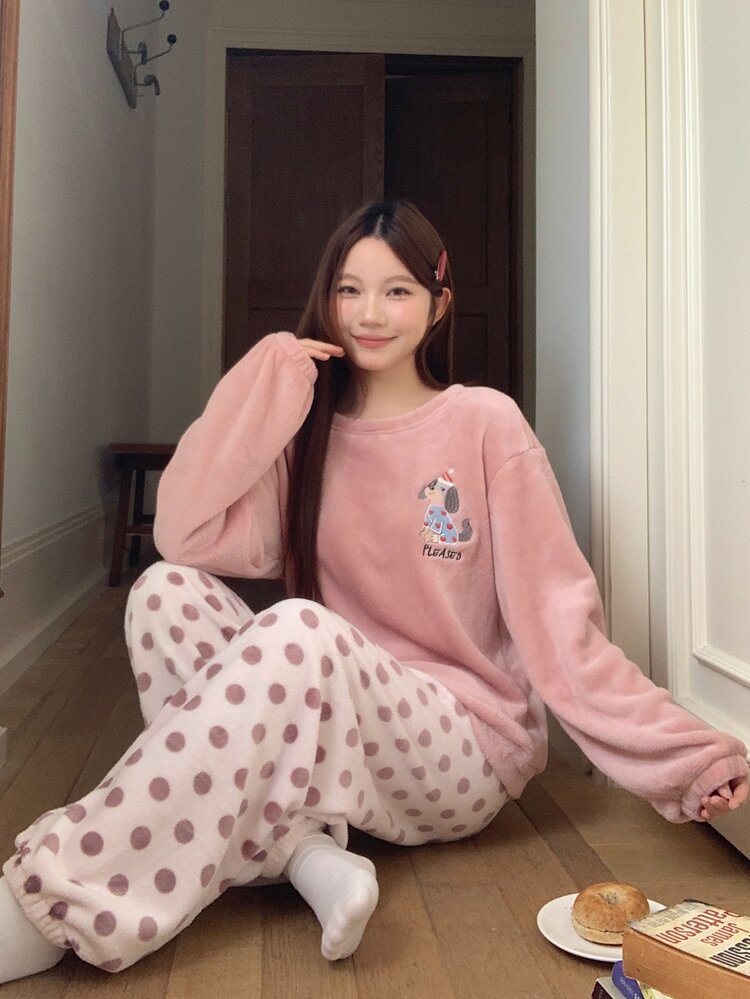 DAZY 卡通字母刺繡落肩法蘭絨睡衣套裝 秋季 - 粉色 - 查看 10